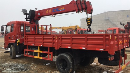 隨車吊選購(gòu) 價(jià)格固然重要，配置更需深思熟慮